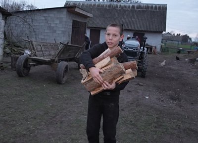 Пенсіонерка з Волині взяла під опіку шістьох дітей зниклого безвісти зятя Пенсіонерка з Волині взяла під опіку шістьох дітей зниклого безвісти зятя
