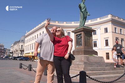 Дюк знову відкритий: в Одесі з пам’ятника повністю зняли мішки з піском Дюк знову відкритий: в Одесі з пам’ятника повністю зняли мішки з піском