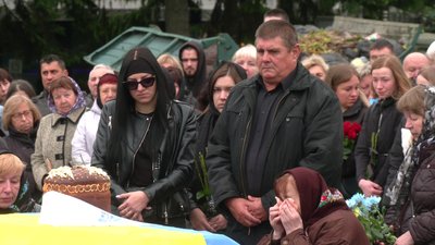 З 33-річним солдатом Юрієм Панасюком попрощалися у Рівному З 33-річним солдатом Юрієм Панасюком попрощалися у Рівному
