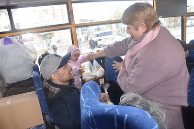На Житомирщину із районів бойових дій евакуаційним потягом приїхали 26 переселенців На Житомирщину із районів бойових дій евакуаційним потягом приїхали 26 переселенців