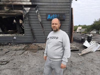 У Звягелі ліквідовують наслідки російської дронової атаки У Звягелі ліквідовують наслідки російської дронової атаки