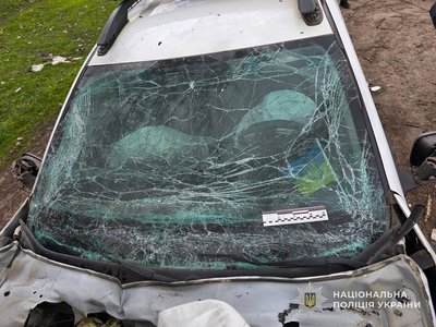 Дрон РФ влучив у поліцейську автівку у Білопіллі
