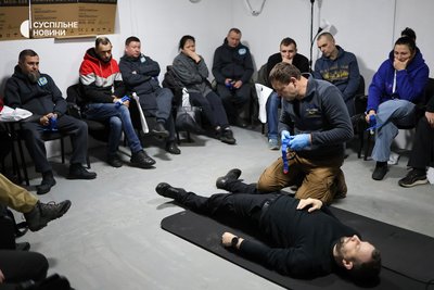 Навчання з домедичної допомоги в укритті у Херсоні Навчання з домедичної допомоги в укритті у Херсоні