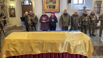 У Полтаві попрощалися із військовим Володимиром Кас'яніком У Полтаві попрощалися із військовим Володимиром Кас'яніком
