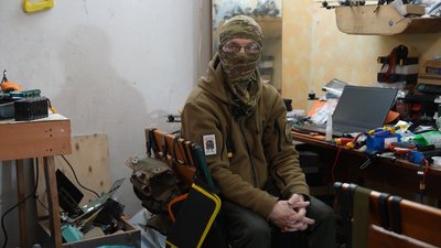 Як військовослужбовці 151 ОМБр ремонтують та модифікують FPV-дрони Як військовослужбовці 151 ОМБр ремонтують та модифікують FPV-дрони