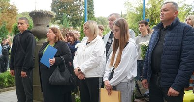 люди, вшанування, відкриття дошки