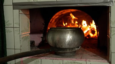 "Піч принесла мені популярність": багатодітна мати з Чернігівщини готує за родинними рецептами та знімає про це блог "Піч принесла мені популярність": багатодітна мати з Чернігівщини готує за родинними рецептами та знімає про це блог