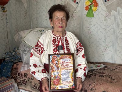 «У 85 років на сцені»: історія 85-річної Антоніни Пузини, яка понад 60 років виступає на сцені «У 85 років на сцені»: історія 85-річної Антоніни Пузини, яка понад 60 років виступає на сцені