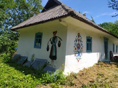 На Хмельниччині художниця відтворила в етномузеї історію і побут затоплених сіл На Хмельниччині художниця відтворила в етномузеї історію і побут затоплених сіл