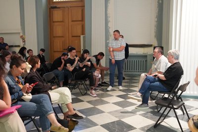 Фронтмен гурту "хейтспіч" Дмитро Однороженко на зустрічі з Олександром Ткаченком