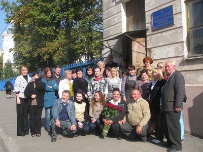 Працівники радіо біля Радіодому у Харкові Працівники радіо біля Радіодому у Харкові