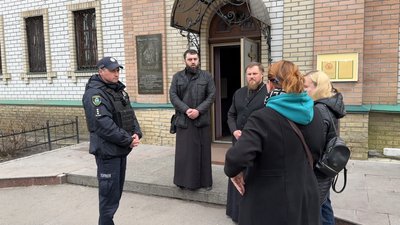 "Погрожували і приїжджали додому": як УПЦ впливає на перехід парафій до ПЦУ на Полтавщині "Погрожували і приїжджали додому": як УПЦ впливає на перехід парафій до ПЦУ на Полтавщині