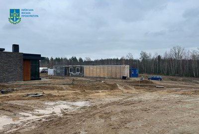 На Київщині викрили розкрадання під час будівництва модульних будинків у Мощуні На Київщині викрили розкрадання під час будівництва модульних будинків у Мощуні