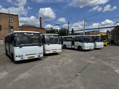 Чому у громадському транспорті Полтави немає кондиціонерів? Чому у громадському транспорті Полтави немає кондиціонерів?