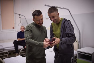Володимир Зеленський в Ужгороді відвідав поранених захисників