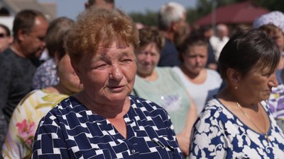 Героя України та аграрія з Чернігівщини Леоніда Яковишина поховали у мавзолеї, який він сам собі збудував при житті Героя України та аграрія з Чернігівщини Леоніда Яковишина поховали у мавзолеї, який він сам собі збудував при житті