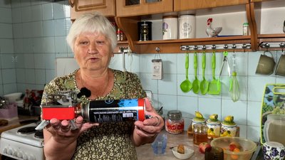 “Лишилися удвох”. Історія сусідок, які виживають у розбитій обстрілами багатоповерхівці на Донеччині “Лишилися удвох”. Історія сусідок, які виживають у розбитій обстрілами багатоповерхівці на Донеччині
