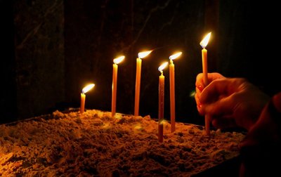 Проводки, Гробки чи Радониця: як за століття змінилися традиції вшанування предків Проводки, Гробки чи Радониця: як за століття змінилися традиції вшанування предків