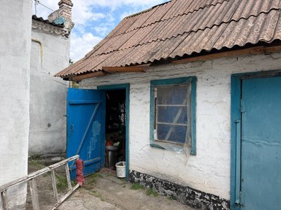 Згоріла літня кухня, пошкоджено будинок: війська РФ ударили дроном по Дніпру. Що розповіли очевидці Згоріла літня кухня, пошкоджено будинок: війська РФ ударили дроном по Дніпру. Що розповіли очевидці