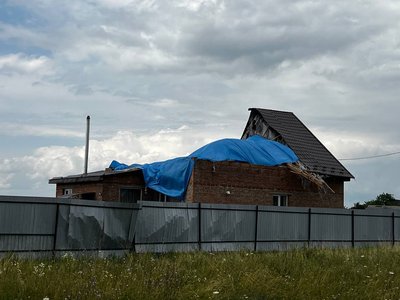 У селі Глухів на Львівщині внаслідок негоди пошкоджені понад 25 будинків У селі Глухів на Львівщині внаслідок негоди пошкоджені понад 25 будинків