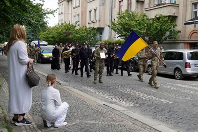 В Ужгороді попрощалися із загиблим військовослужбовцем Едуардом Голяком В Ужгороді попрощалися із загиблим військовослужбовцем Едуардом Голяком