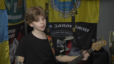 Як грають брати-музиканти Сашко та Давид Подлящуки з Рівного, відео яких поширив рок-гурт Metallica Як грають брати-музиканти Сашко та Давид Подлящуки з Рівного, відео яких поширив рок-гурт Metallica