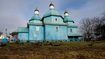 "Прошу Бога, аби вціліла церква": історія священника-переселенця, який живе на Тернопільщині "Прошу Бога, аби вціліла церква": історія священника-переселенця, який живе на Тернопільщині