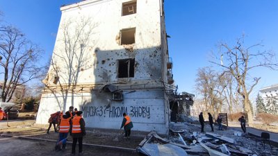 Ремонти доріг, дитячий відпочинок та будівельні роботи: що купували у березні на Донеччині та Луганщині Ремонти доріг, дитячий відпочинок та будівельні роботи: що купували у березні на Донеччині та Луганщині