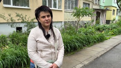 У Полтаві затоплює дощами багатоповерхівку через діру в дахові після влучання шахеда У Полтаві затоплює дощами багатоповерхівку через діру в дахові після влучання шахеда