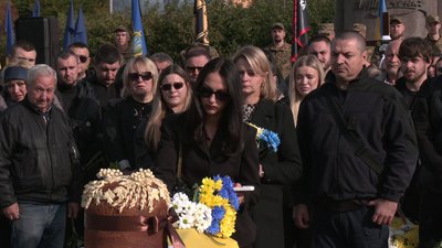 «Ми його чекали живим»: із 22-річним лейтенантом Данилом Лазарєвим попрощалися у Рівному «Ми його чекали живим»: із 22-річним лейтенантом Данилом Лазарєвим попрощалися у Рівному