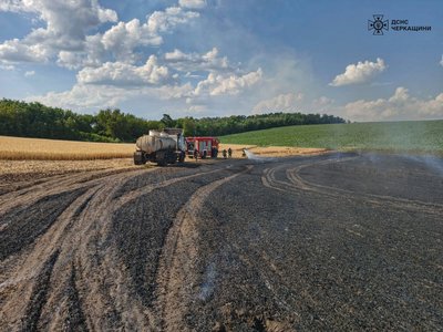 На Черкащині згоріло сім гектарів пшениці На Черкащині згоріло сім гектарів пшениці