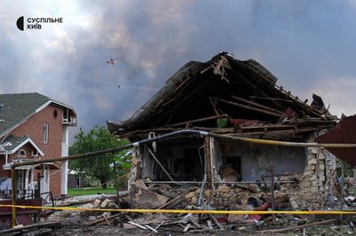Війська РФ з ночі атакують Київщину: двоє поранених, наслідки фіксують у чотирьох районах Війська РФ з ночі атакують Київщину: двоє поранених, наслідки фіксують у чотирьох районах