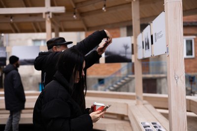 "Місце пасажира": у Луцьку відкрили виставку військового та фотографа "Місце пасажира": у Луцьку відкрили виставку військового та фотографа