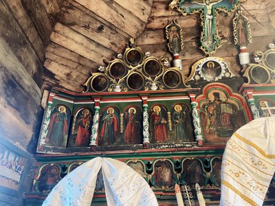 "Ого, яка у вас гарна хата!". Буковинець їздить селами та фотографує народну архітектуру "Ого, яка у вас гарна хата!". Буковинець їздить селами та фотографує народну архітектуру