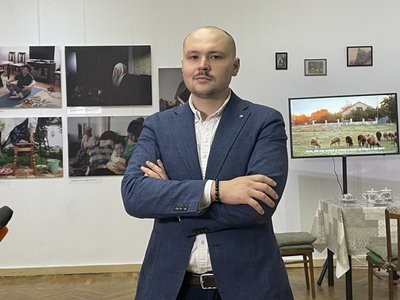 У Дніпрі відкрилася виставка про ненасильницький супротив російській окупації У Дніпрі відкрилася виставка про ненасильницький супротив російській окупації