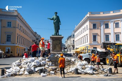 В Одесі вперше за понад чотири роки відкрили пам’ятник Дюку: що з ним буде далі