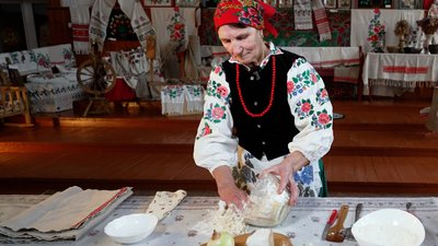 "Кулінарний спадок": як у Зносичах на Рівненщині готують бульб’яні галушки "Кулінарний спадок": як у Зносичах на Рівненщині готують бульб’яні галушки