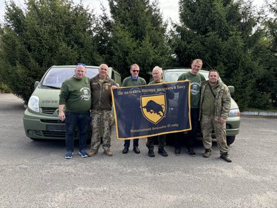 На Волині волонтери з Норвегії передали 9 авто для ЗСУ На Волині волонтери з Норвегії передали 9 авто для ЗСУ