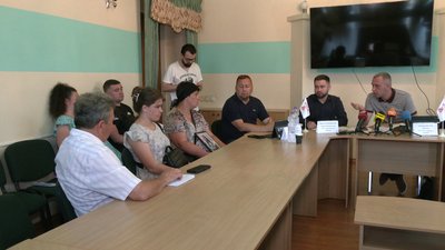 ДТП з маршруткою і автоцистерною на Рівненщині: рідні загиблих зустрілися з адвокатами ДТП з маршруткою і автоцистерною на Рівненщині: рідні загиблих зустрілися з адвокатами