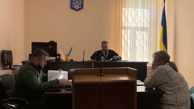 "Більше хліба — менше мʼяса": судять начальницю їдальні навчального центру "Десна" на Чернігівщині "Більше хліба — менше мʼяса": судять начальницю їдальні навчального центру "Десна" на Чернігівщині