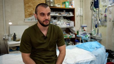 Стабілізаційний пункт бойові медики допомога поранені бійці дрони фронт лікар-хірург Ігор Донецька область Стабілізаційний пункт бойові медики допомога поранені бійці дрони фронт лікар-хірург Ігор Донецька область