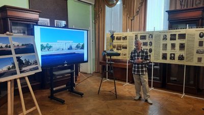 Реконструкція площі Героїв Майдану: у Кропивницькому представили макет пам’ятника Небесної Сотні Реконструкція площі Героїв Майдану: у Кропивницькому представили макет пам’ятника Небесної Сотні