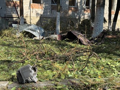 Пошкоджені будинки та знеструмлення в громаді: наслідки обстрілу Козятина на Вінниччині 28 серпня Пошкоджені будинки та знеструмлення в громаді: наслідки обстрілу Козятина на Вінниччині 28 серпня
