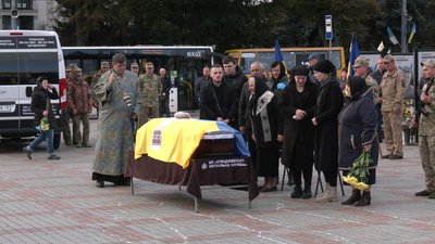 У Рівному попрощалися з військовим Олександром Березою У Рівному попрощалися з військовим Олександром Березою