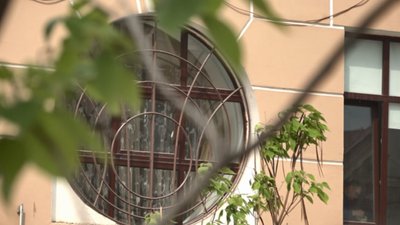 У тернопільській школі встановили відреставровану віконну раму У тернопільській школі встановили відреставровану віконну раму
