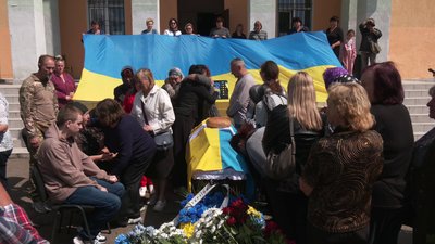 Зі звільненим з полону військовим Сергієм Добровольським попрощались на Рівненщині Зі звільненим з полону військовим Сергієм Добровольським попрощались на Рівненщині