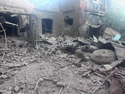 В Ізюмі російські дрони 29 липня влучили в цивільне промислове підприємство В Ізюмі російські дрони 29 липня влучили в цивільне промислове підприємство