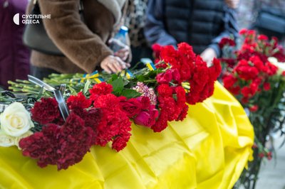"Ми шукали і до останнього вірили, що він живий": в Одесі попрощалися з 31-річним військовим Ігорем Яциком "Ми шукали і до останнього вірили, що він живий": в Одесі попрощалися з 31-річним військовим Ігорем Яциком