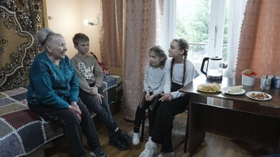 «Онуки на прокат»: у Вінниці діти завітали до літніх людей з турботою та щирістю «Онуки на прокат»: у Вінниці діти завітали до літніх людей з турботою та щирістю