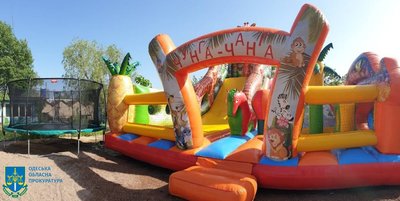 Заволоділи базою відпочинку Укрпошти: в Одеській області викрили злочинну групу — прокуратура